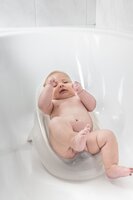Childhome Babybadhulp Frosted &ndash; gebruik in badje