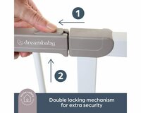 close-up van eenhandig openingsmechanisme van Dreambaby Ava