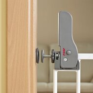 Reer S-gate traphek  voor wandbevestiging | 73-110cm | Metaal wit